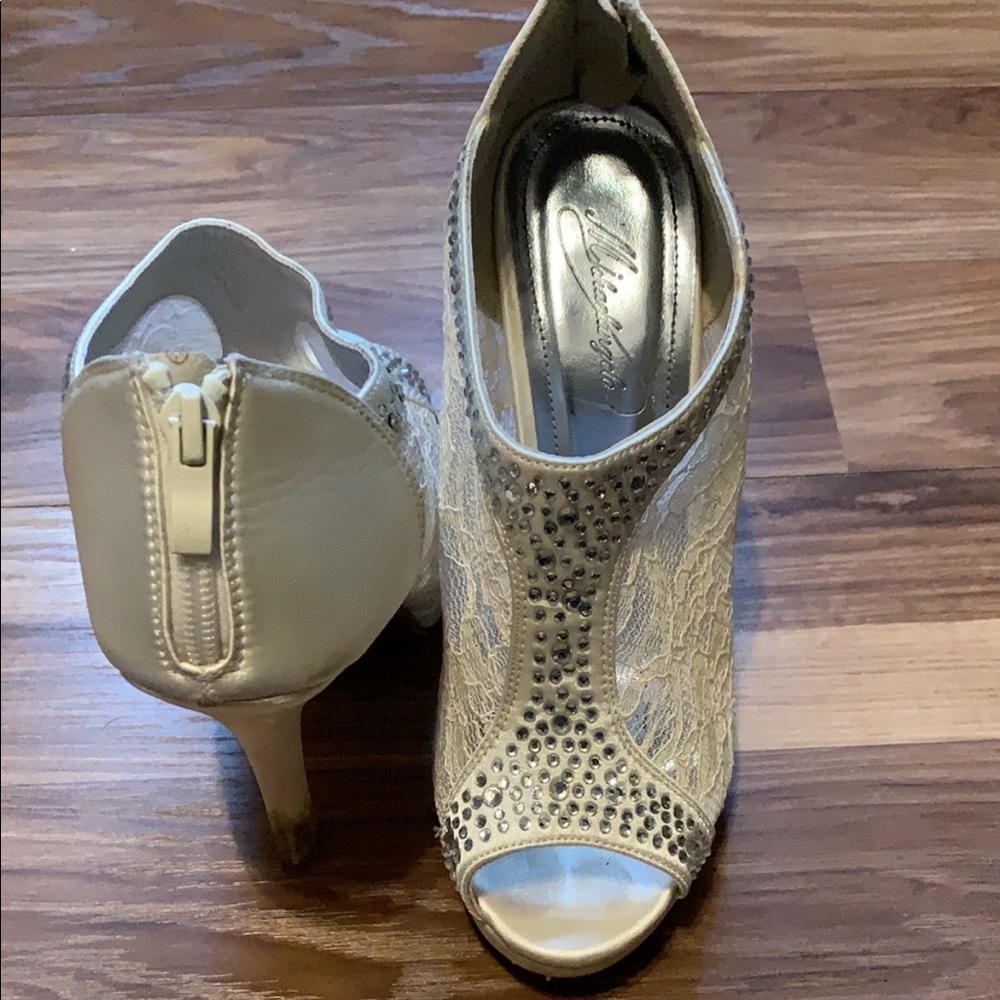 White embezzled lace heels